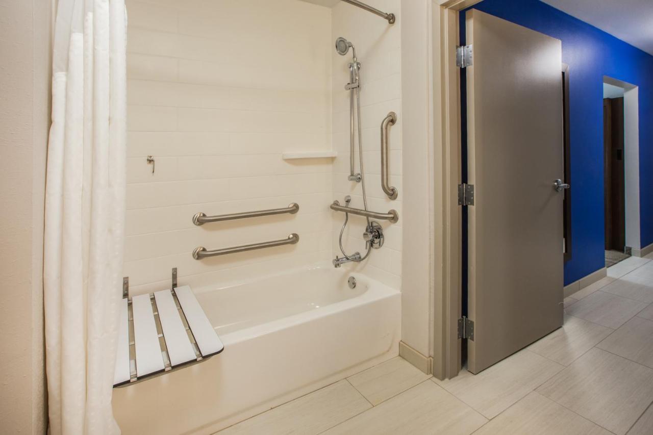 Holiday Inn Express & Suites - Tomah By Ihg Eksteriør bilde